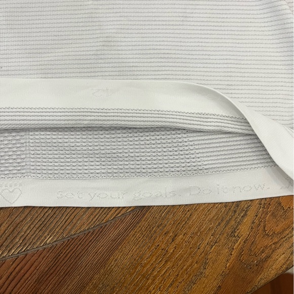 Lululemon Swiftly Tech Short Sleeve Crew in Heathered White - Size 12 - Picture 6 of 8